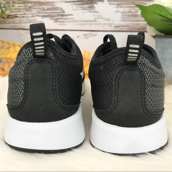 NEW Nike Women’s DualTone Racer - Black/White - Picture 6 of 8